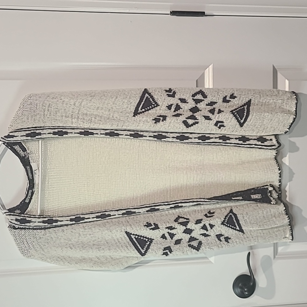 Sleevless sweater